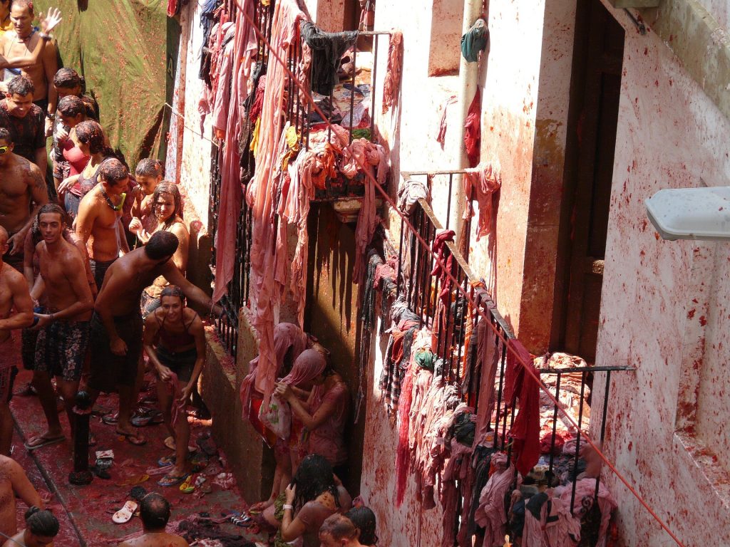 spanish fesitvals tomatina