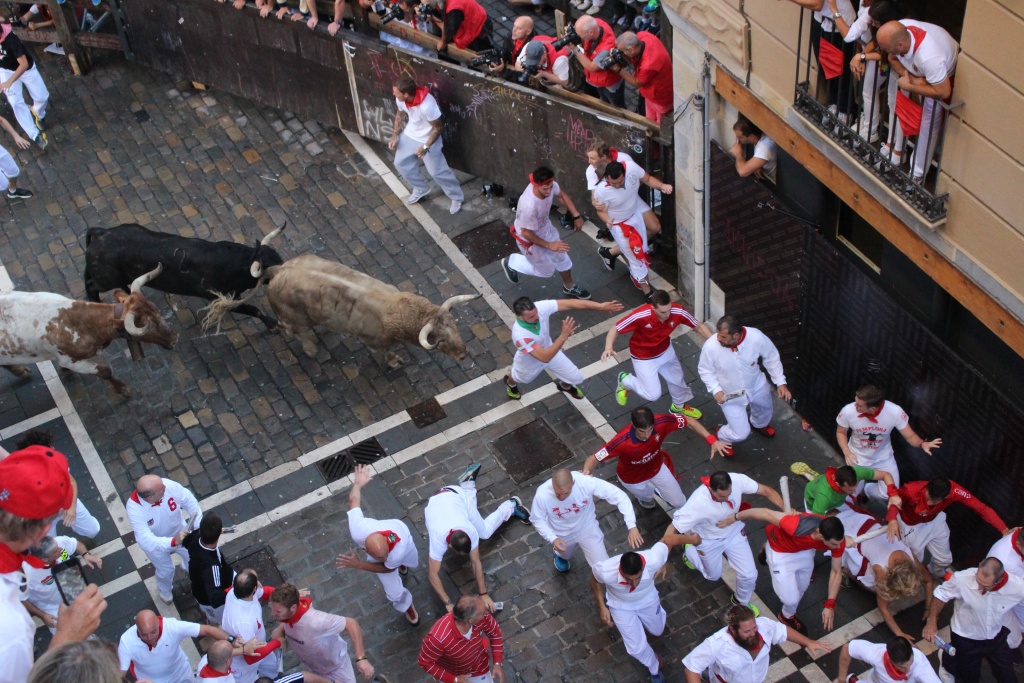 dead man's curve running of the bulls