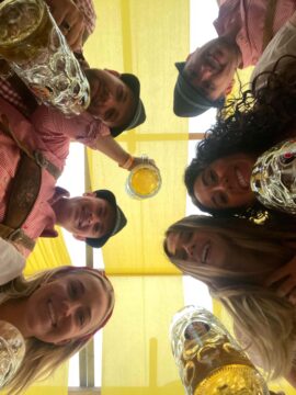 Elesa Kantzo, Oktoberfest Client